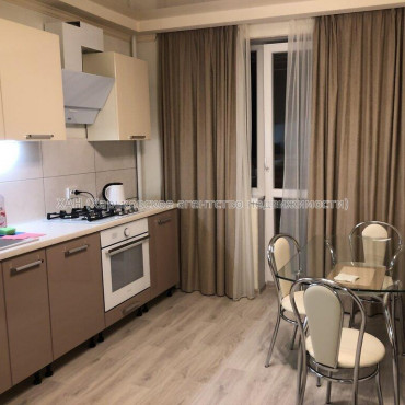 Продам квартиру, Домостроительная ул. , 1  ком., 50 м², евроремонт 