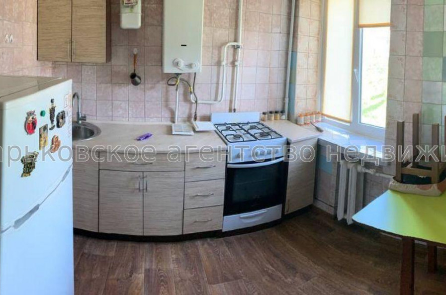 Продам квартиру, Науки просп. , 1 кім., 28.70 м², косметический ремонт 