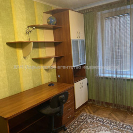 Продам квартиру, Деревянко Алексея ул. , 3 кім., 65.20 м², капитальный ремонт