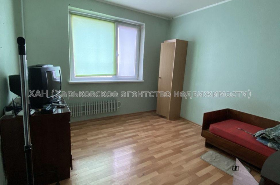 Продам квартиру, Гвардейцев Широнинцев ул. , 2  ком., 52 м², косметический ремонт 