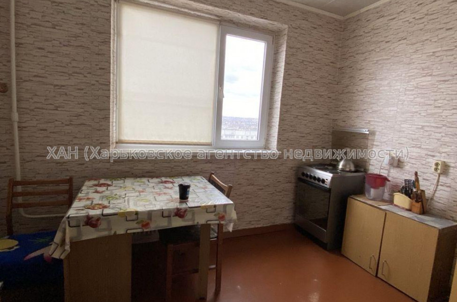 Продам квартиру, Гвардейцев Широнинцев ул. , 2  ком., 52 м², косметический ремонт 