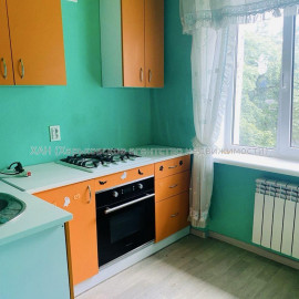 Продам квартиру, 12 Апреля ул. , 1 кім., 32 м², капитальный ремонт