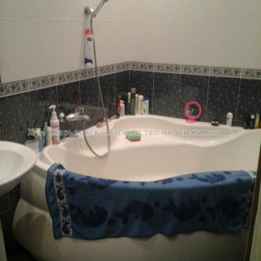 Продам квартиру, Василия Вышиваного ул. , 2 кім., 70 м², евроремонт 