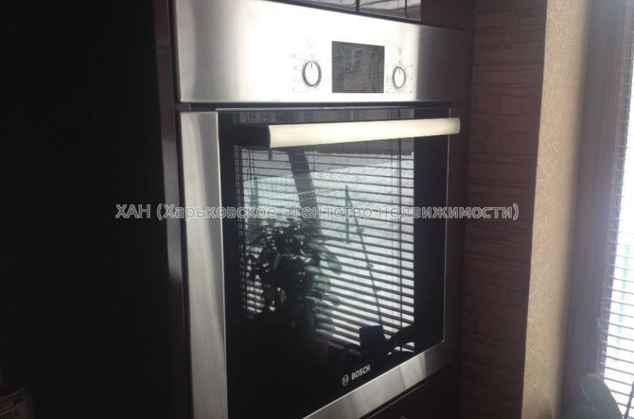 Продам квартиру, Василия Вышиваного ул. , 2 кім., 70 м², евроремонт 