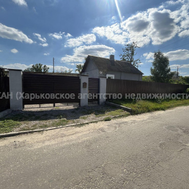 Продам дом, Азовстальская ул. , 50 м², 20 сот., косметический ремонт 