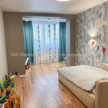 Продам квартиру, Молочная ул. , 2  ком., 72 м², авторский дизайн 