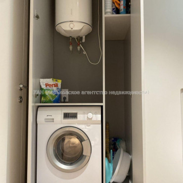 Продам квартиру, Молочная ул. , 2  ком., 72 м², авторский дизайн 