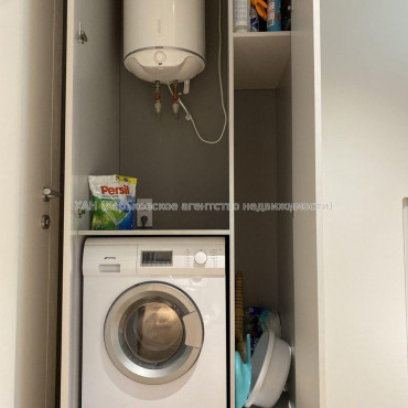 Продам квартиру, Молочная ул. , 2 кім., 72 м², авторский дизайн 