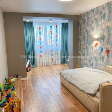 Продам квартиру, Молочная ул. , 2  ком., 72 м², авторский дизайн 