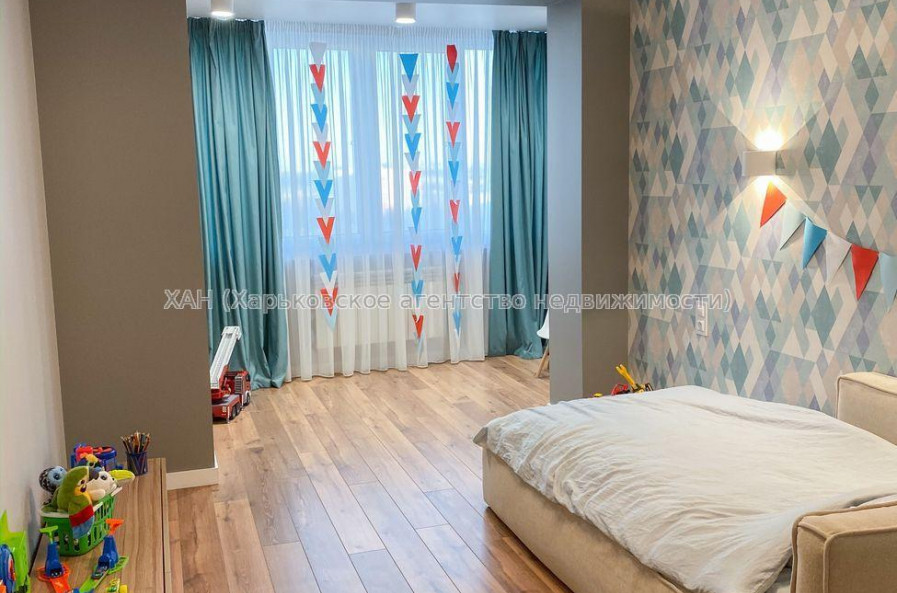 Продам квартиру, Георгия Тарасенко ул. , 2 кім., 72 м², авторский дизайн 