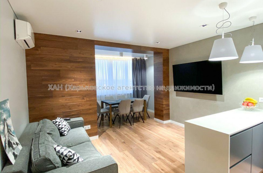 Продам квартиру, Молочная ул. , 2 кім., 72 м², авторский дизайн 