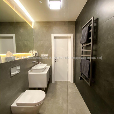 Продам квартиру, Молочная ул. , 2  ком., 72 м², авторский дизайн 