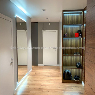 Продам квартиру, Молочная ул. , 2  ком., 72 м², авторский дизайн 