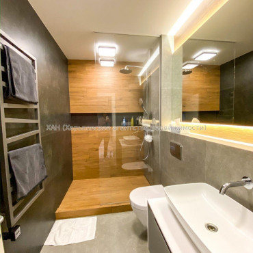 Продам квартиру, Молочная ул. , 2  ком., 72 м², авторский дизайн 