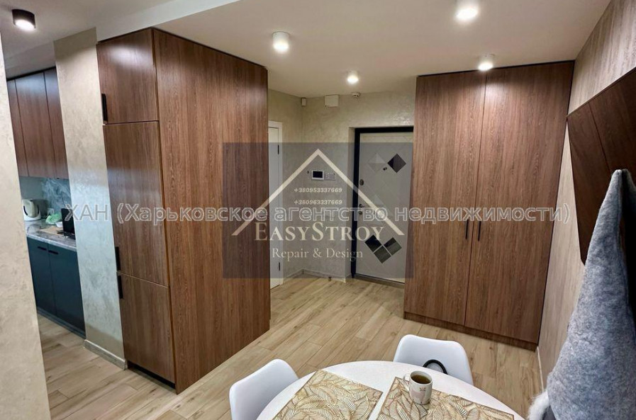 Продам квартиру, Мирослава Мисли ул. , 2  ком., 50 м², авторский дизайн 