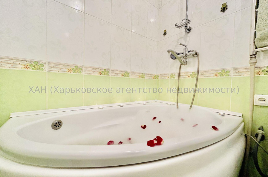 Продам квартиру, Проскуры ул. , 1 кім., 33 м², евроремонт 