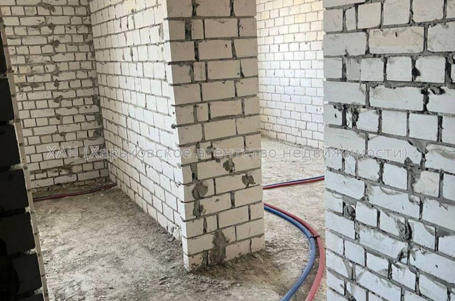 Продам квартиру, Героев Харькова просп. , 3  ком., 82 м², без внутренних работ 