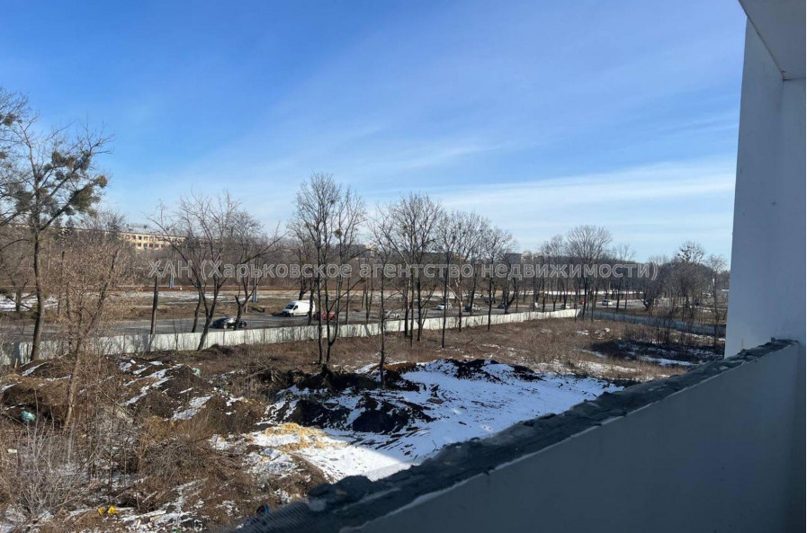 Продам квартиру, Героев Харькова просп. , 3  ком., 82 м², без внутренних работ 
