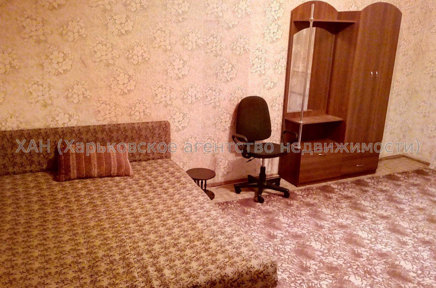 Продам квартиру, Сергеевская ул. , 2 кім., 54 м², косметический ремонт 