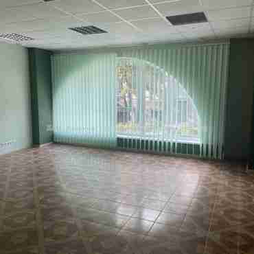 Здам нежитлову нерухомість, офис в офисном центре , 42.40 м², капитальный ремонт 
