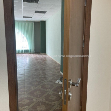 Сдам нежилую недвижимость, офис в офисном центре , 42.40 м², капитальный ремонт 