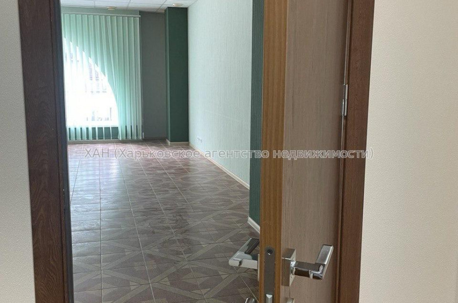 Здам нежитлову нерухомість, офис в офисном центре , 42.40 м², капитальный ремонт 