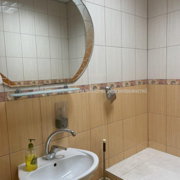 Сдам нежилую недвижимость, офис в офисном центре , 42.40 м², капитальный ремонт 