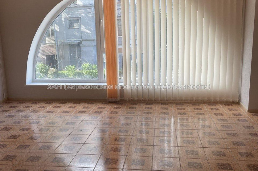 Сдам нежилую недвижимость, офис в офисном центре , 43.80 м², капитальный ремонт 