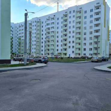 Продам квартиру, Мира ул. , 2  ком., 57 м², без внутренних работ 