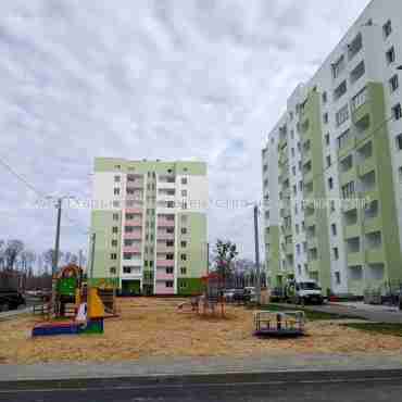 Продам квартиру, Мира ул. , 2 кім., 57 м², без внутренних работ 
