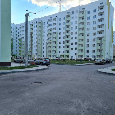 Продам квартиру, Мира ул. , 2  ком., 57 м², без внутренних работ 