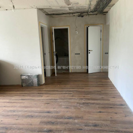 Продам квартиру, Ахсарова Энвера ул. , д. 4/6 , 3  ком., 68 м², частичный ремонт