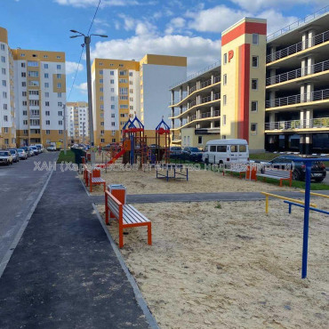 Продам квартиру, Льва Ландау просп. , 3 кім., 73 м², без отделочных работ 