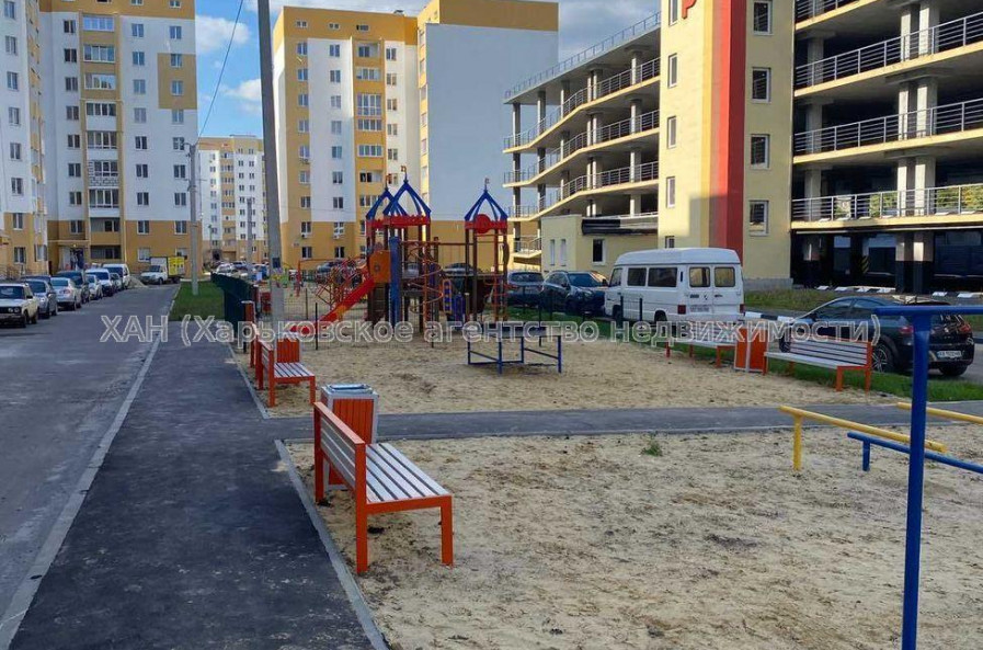 Продам квартиру, Льва Ландау просп. , 3 кім., 73 м², без отделочных работ 