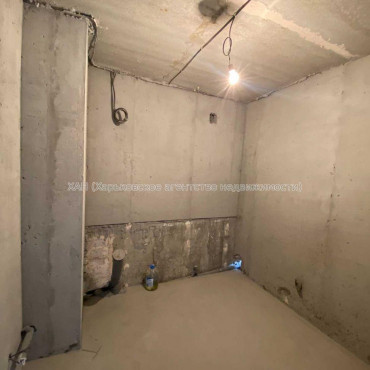 Продам квартиру, Льва Ландау просп. , 3 кім., 73 м², без отделочных работ 