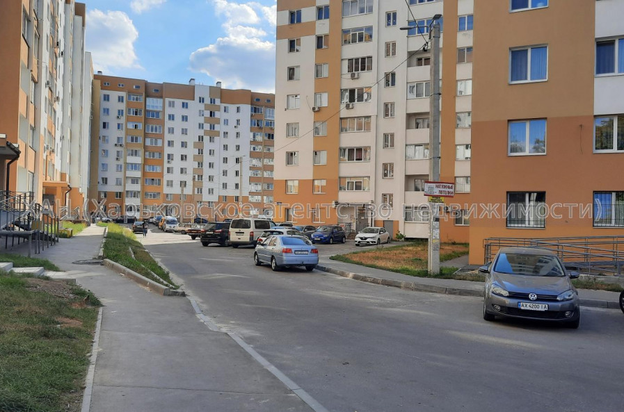 Продам квартиру, Льва Ландау просп. , 3 кім., 73 м², без отделочных работ 