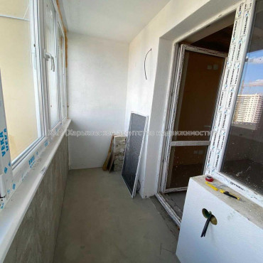 Продам квартиру, Льва Ландау просп. , 3 кім., 73 м², без отделочных работ 