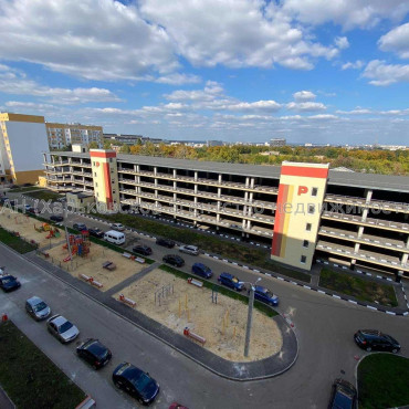 Продам квартиру, Льва Ландау просп. , 3 кім., 73 м², без отделочных работ 