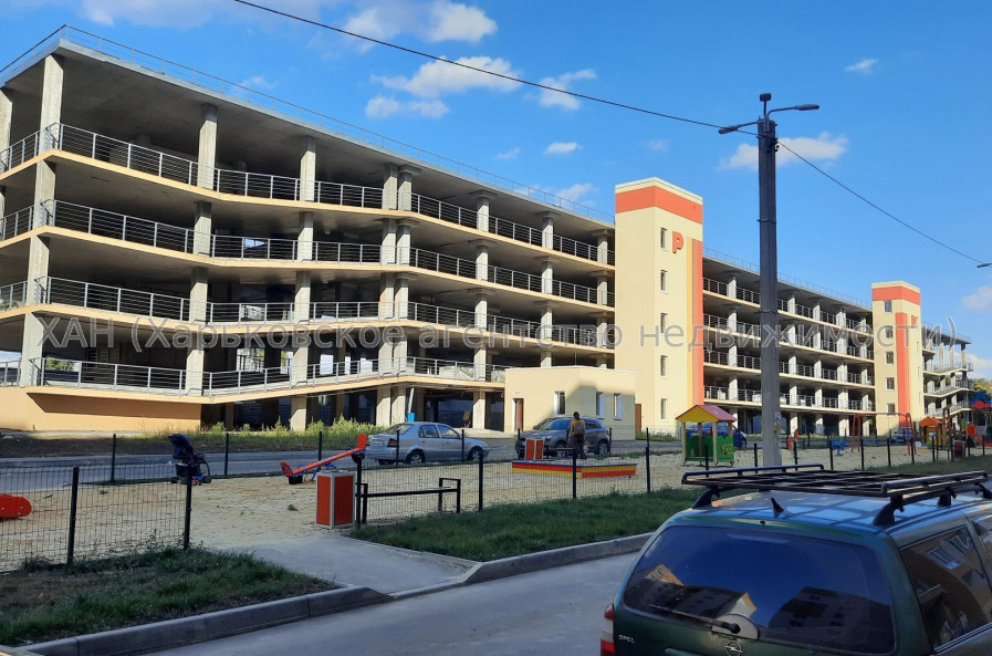 Продам квартиру, Льва Ландау просп. , 3 кім., 73 м², без отделочных работ 