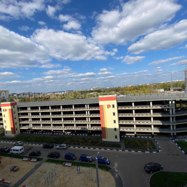 Продам квартиру, Льва Ландау просп. , 3 кім., 73 м², без отделочных работ 