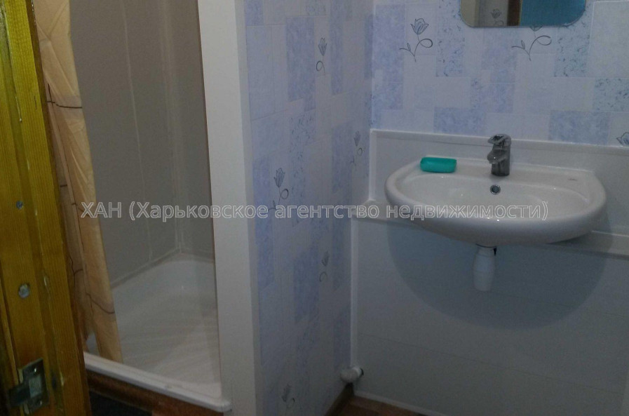 Продам квартиру, Гвардейцев Широнинцев ул. , 3  ком., 70 м², косметический ремонт 