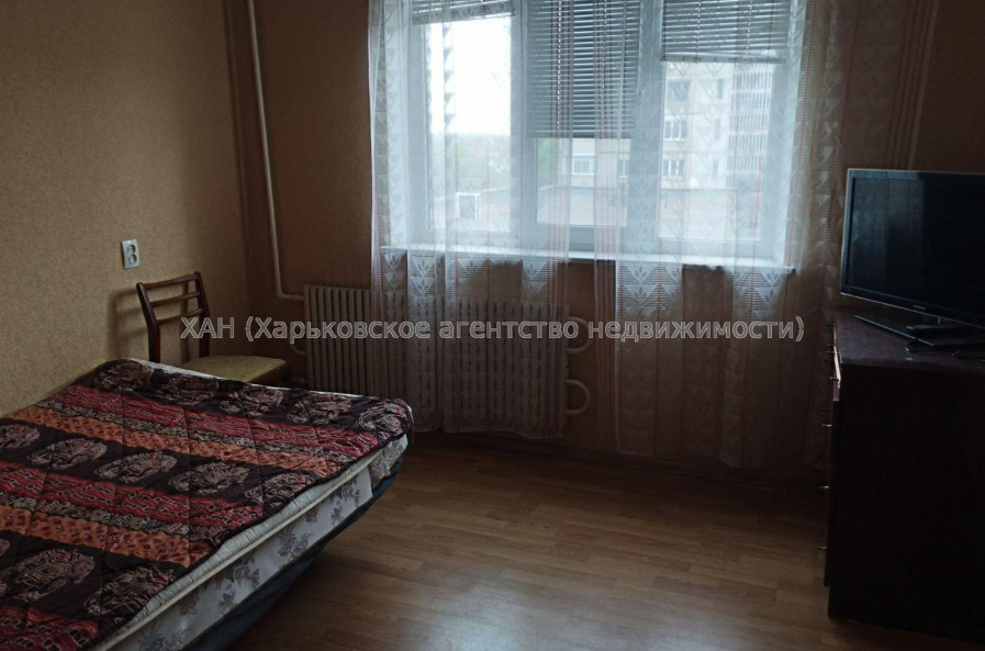 Продам квартиру, Гвардейцев Широнинцев ул. , 3  ком., 70 м², косметический ремонт 
