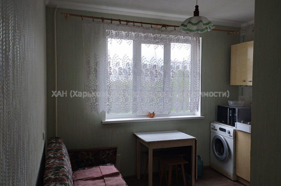 Продам квартиру, Гвардейцев Широнинцев ул. , 3  ком., 70 м², косметический ремонт 