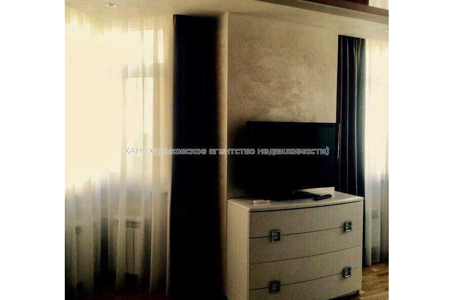 Продам квартиру, Григоровское шоссе , 3  ком., 95 м², евроремонт 
