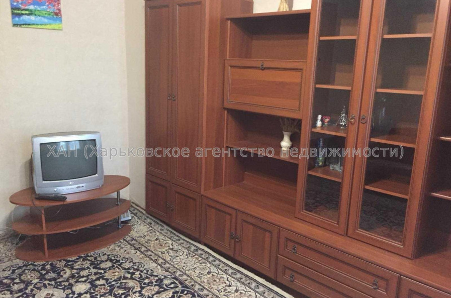 Продам квартиру, Михайлика ул. , 3  ком., 63 м², косметический ремонт 