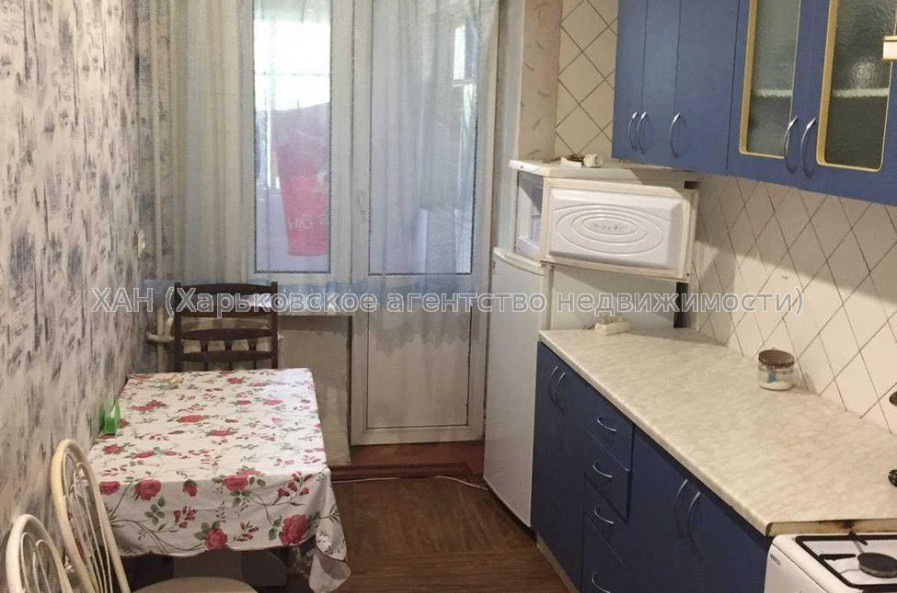 Продам квартиру, Михайлика ул. , 3  ком., 63 м², косметический ремонт 