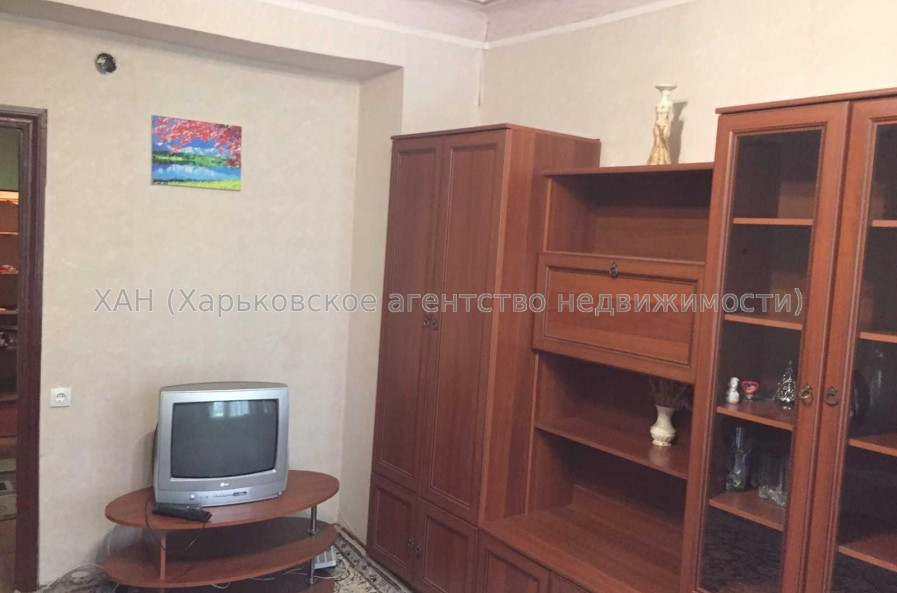 Продам квартиру, Михайлика ул. , 3  ком., 63 м², косметический ремонт 