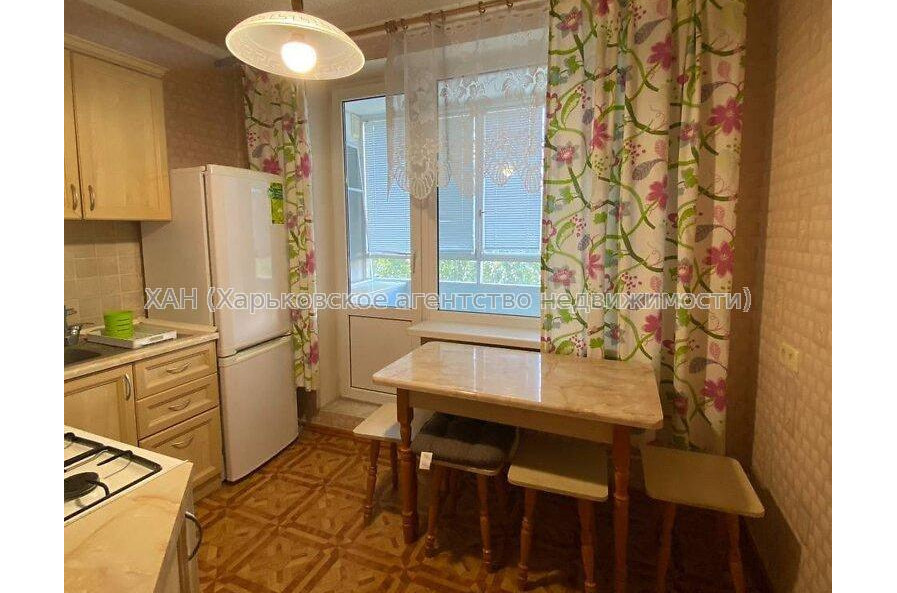 Продам квартиру, Волонтерская ул. , 1  ком., 38 м², капитальный ремонт 