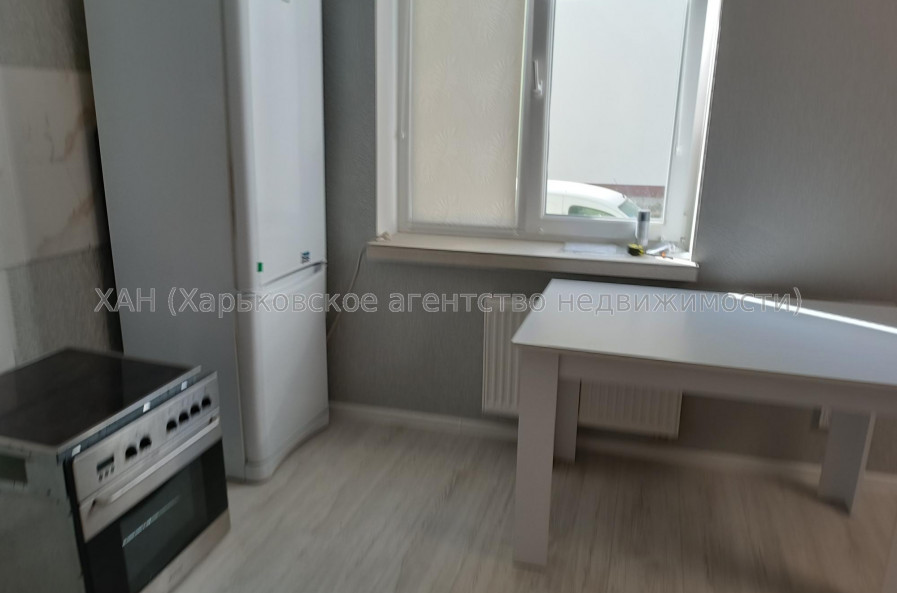 Продам квартиру, Героев Харькова просп. , 1 кім., 39 м², евроремонт 