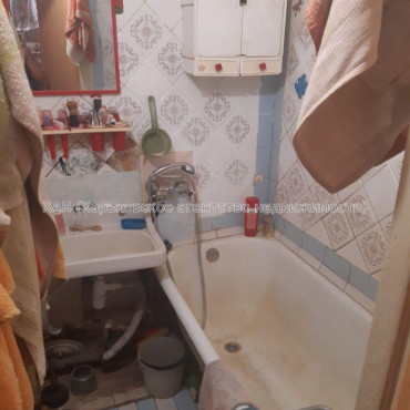 Продам квартиру, Академика Павлова ул. , 4 кім., 70 м², советский ремонт 